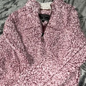 Women’s true grit fluffy purple/red pullover